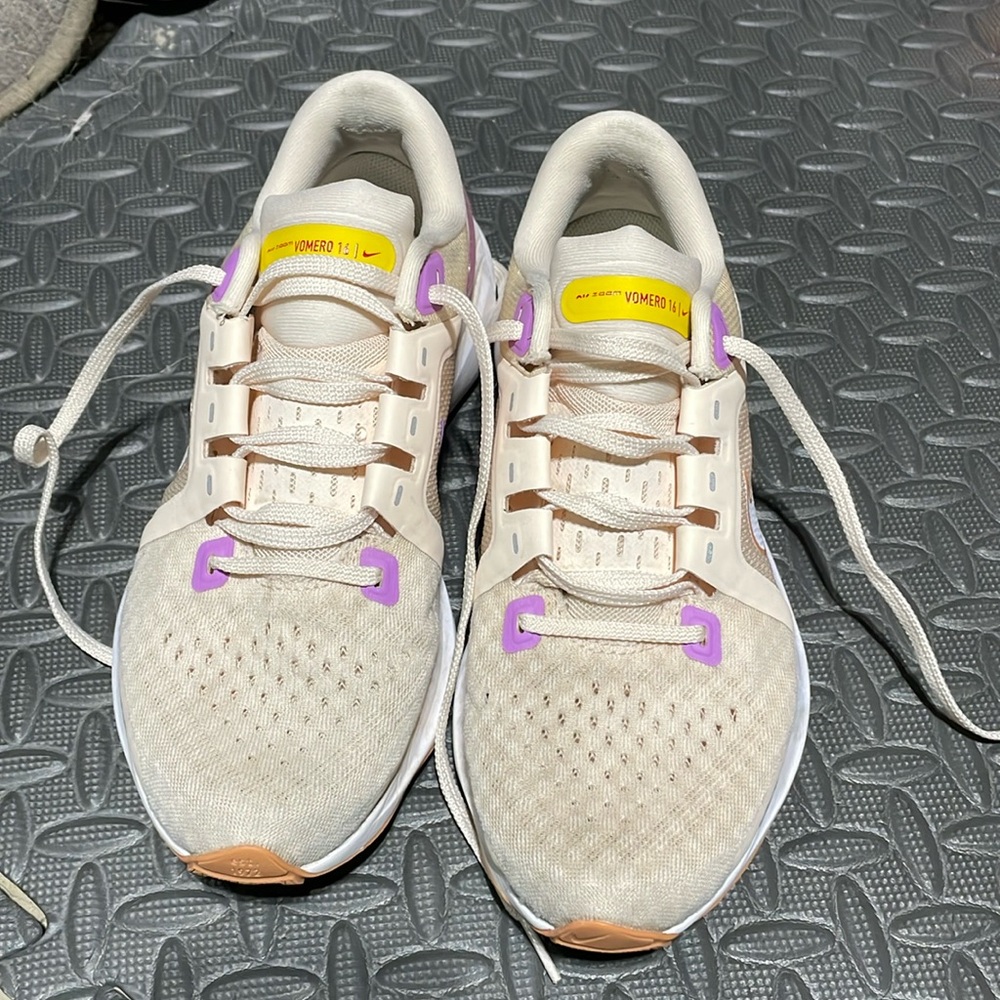 Nike Vomero 16, women’s sz 7.5
